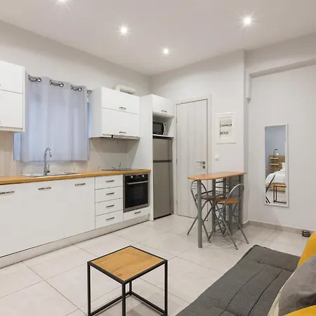 Modern And Cute Studio Apartment Athens